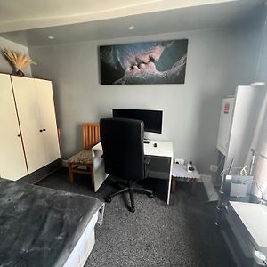 Room Near Luton Center